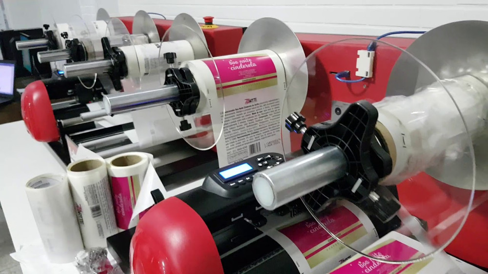 LabelCut - Sistema Automático de Corte Digital para Rótulos e Etiquetas