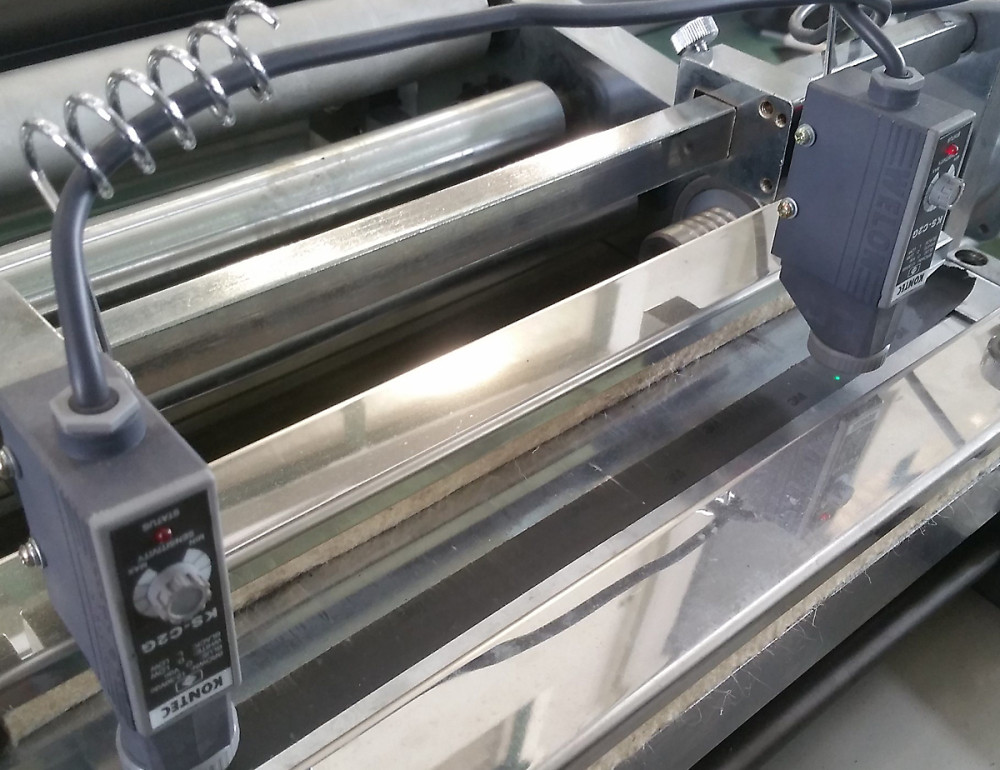 LabelFinish B320 - Máquinas de Corte com Facas Planas (Batida), Laminação, Perfuração (Tags) e Hot Stamping