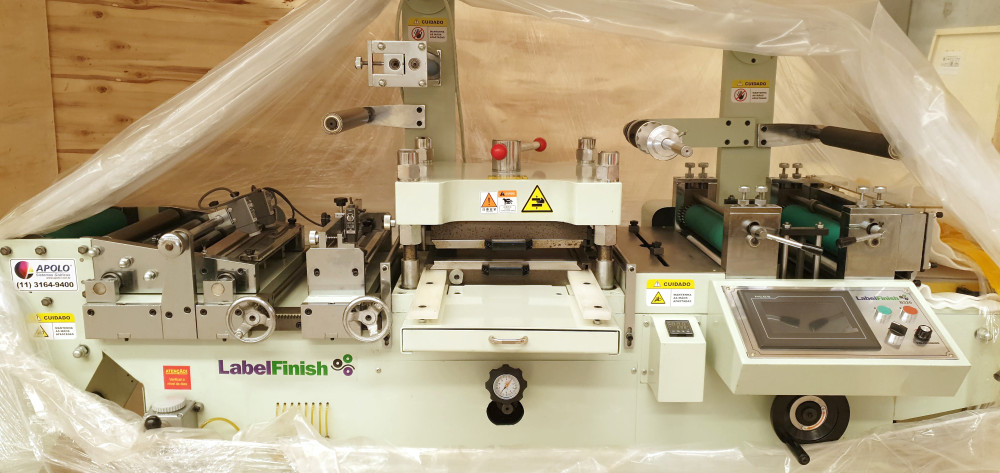 LabelFinish B320 - Máquinas de Corte com Facas Planas (Batida), Laminação, Perfuração (Tags) e Hot Stamping